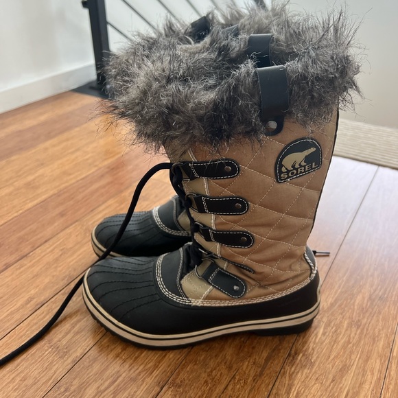 Women’s sorel boots - Picture 3 of 6